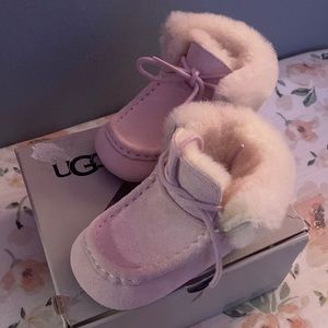 Brand new never worn pink Uggs